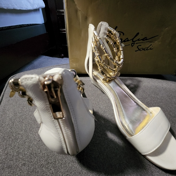 Sandals - Picture 3 of 6